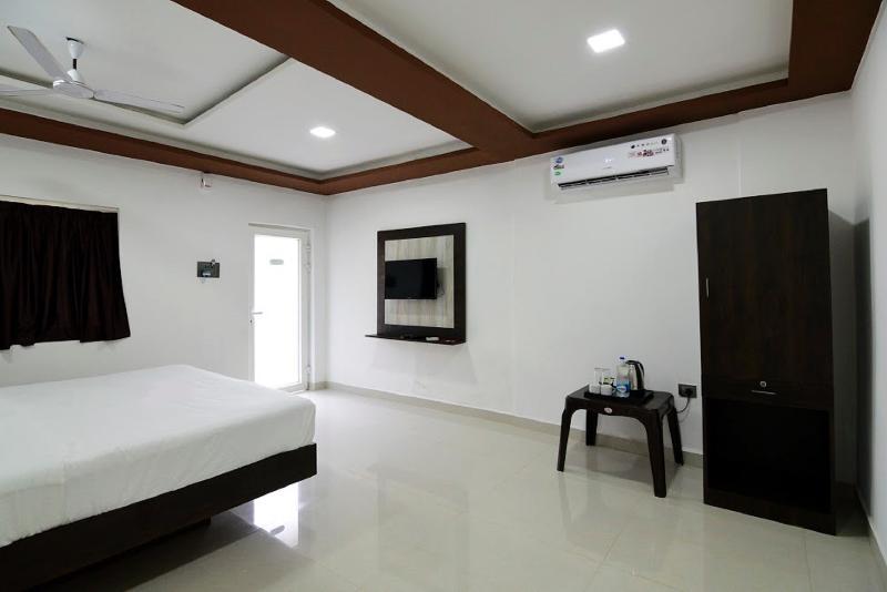 Seashore Beach Resort Калангуте Екстериор снимка